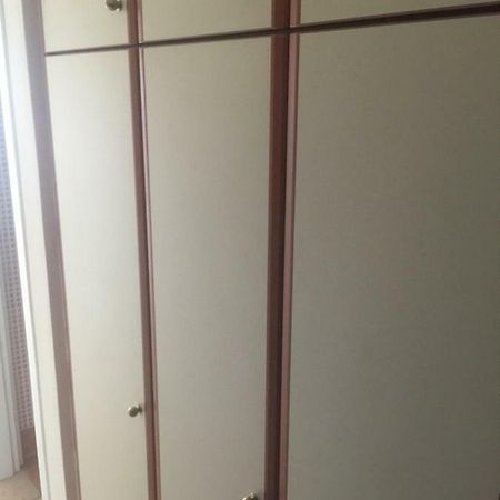 Studio By The Train Station Larissa Ngoại thất bức ảnh